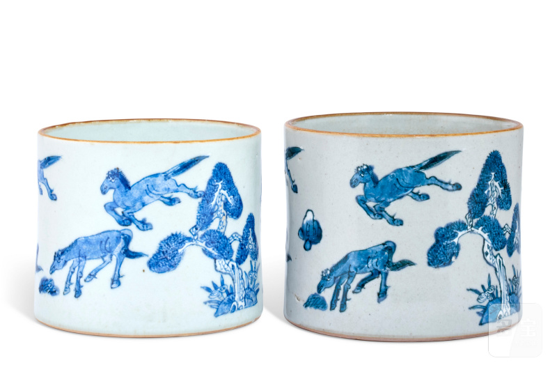 DEUX POTS À PINCEAUX EN PORCELAINE BLEU BLANC À DÉCOR DE CHEVAUX  CHINE, DYNASTIE QING (1644-1911) - 图5